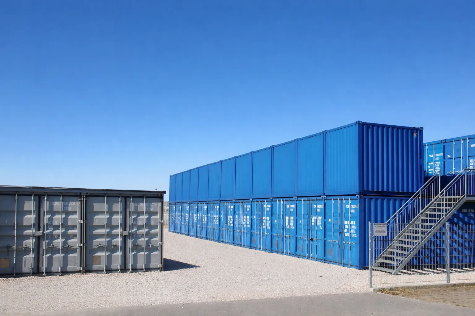 Lagerpark Dachau – Außenansicht der Anlage mit Lagercontainern in Hebertshausen bei München